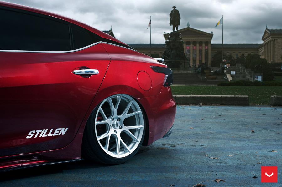 Детали экстерьера Nissan Maxima on Vossen Wheels (VFS6) 2016 года  (фото 8 из 29)